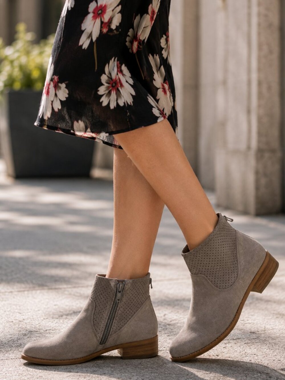 Paul Green 11225 Perforated Suede Ankle Booties Grey/Taupe Size UK 5 / US 7.5